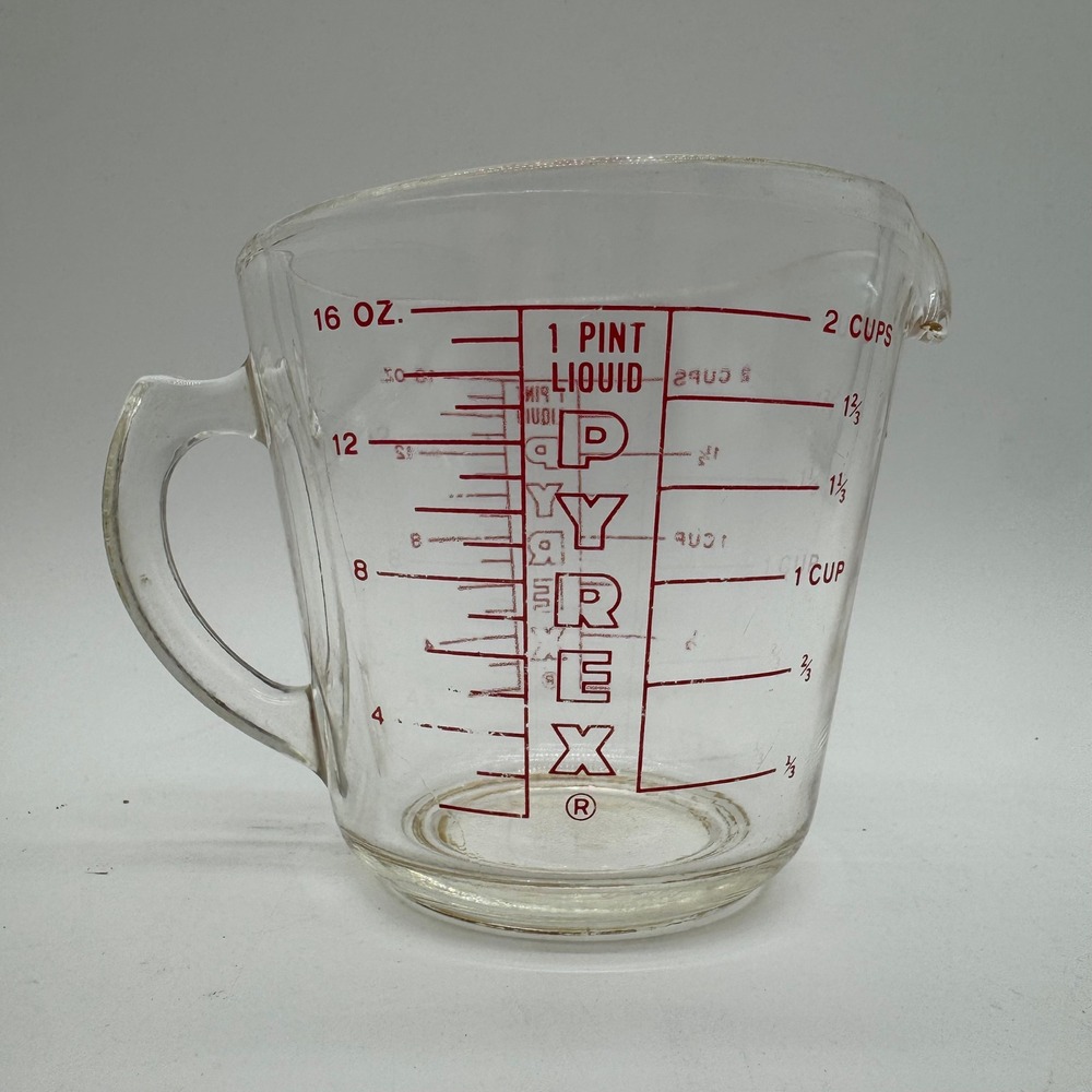 Vintage Pyrex 2 Cup 16 oz Glass Measuring Cup Red Lettering D-Handle 516